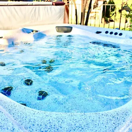 -piscine Chaude Billard Wifi- St Tropez * Gassin