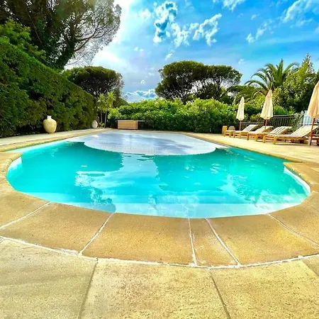 -piscine Chaude Billard Wifi- St Tropez Gassin